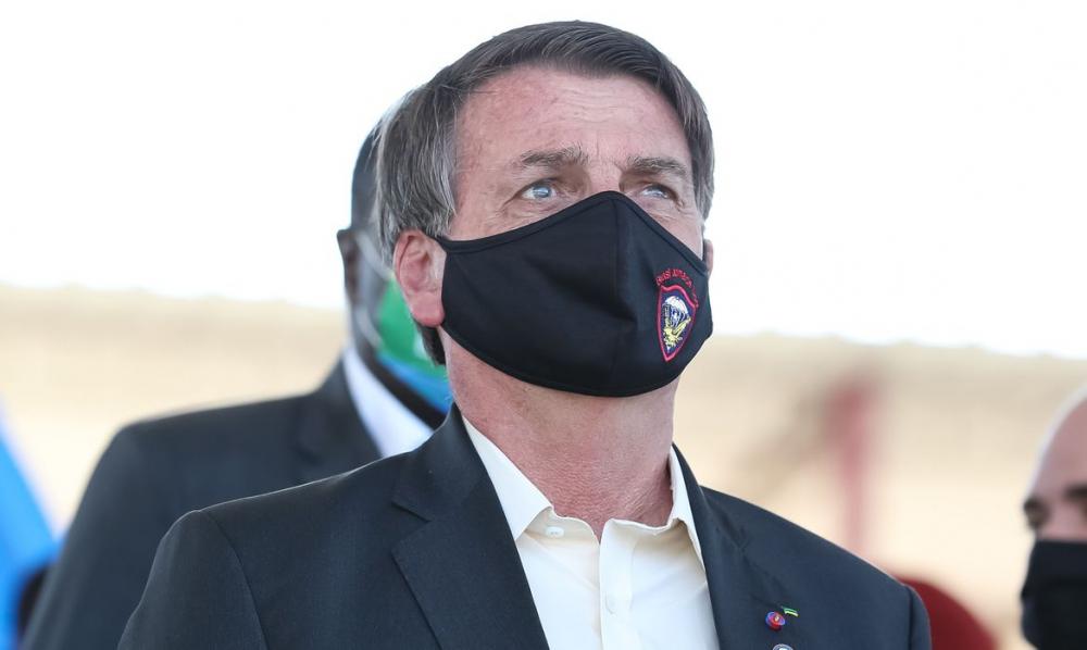Bolsonaro sanciona medida que destina 16 bilhões a estados e municípios